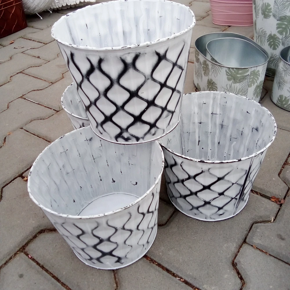 Obal na květináč plech 15cm kulatý perforovaný bílo-černý