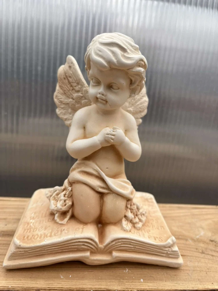 Andělíček - sádrová figurka v.13cm béžová