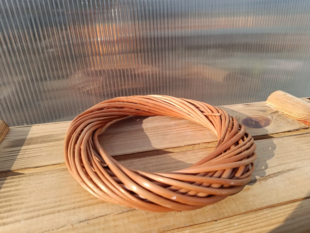 Ratanový věneček světlý 15cm