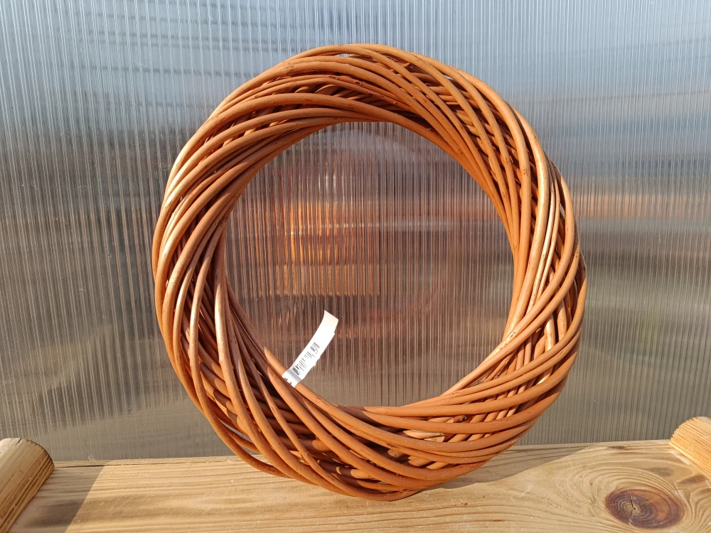 Ratanový věneček světlý 26cm