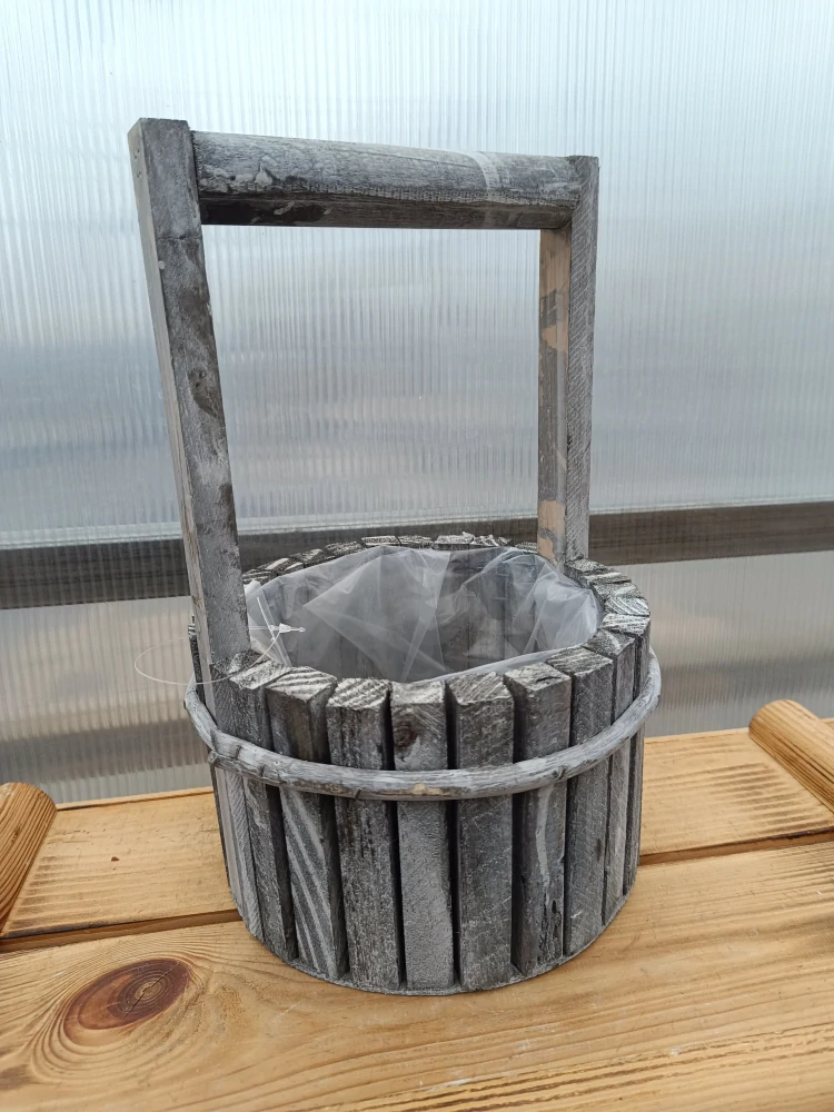 Dřevěný květináč šedý s uchem  19x30cm