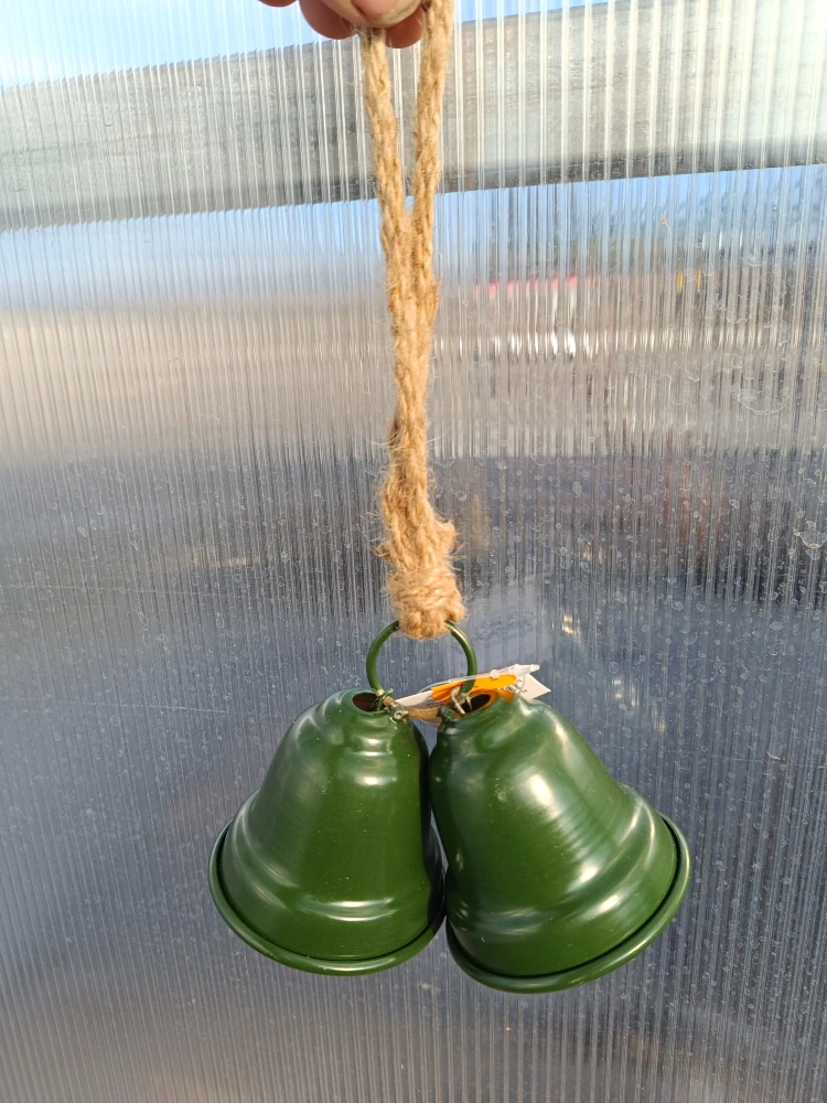 Vánoční dekorace - Zvonek zelený s provázkem 10cm 2ks
