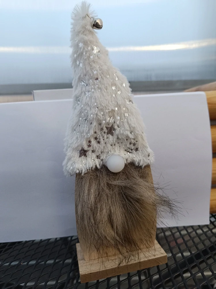 Dřevěný skřítek na  baterky bílý s hvězdou  - 25cm 
