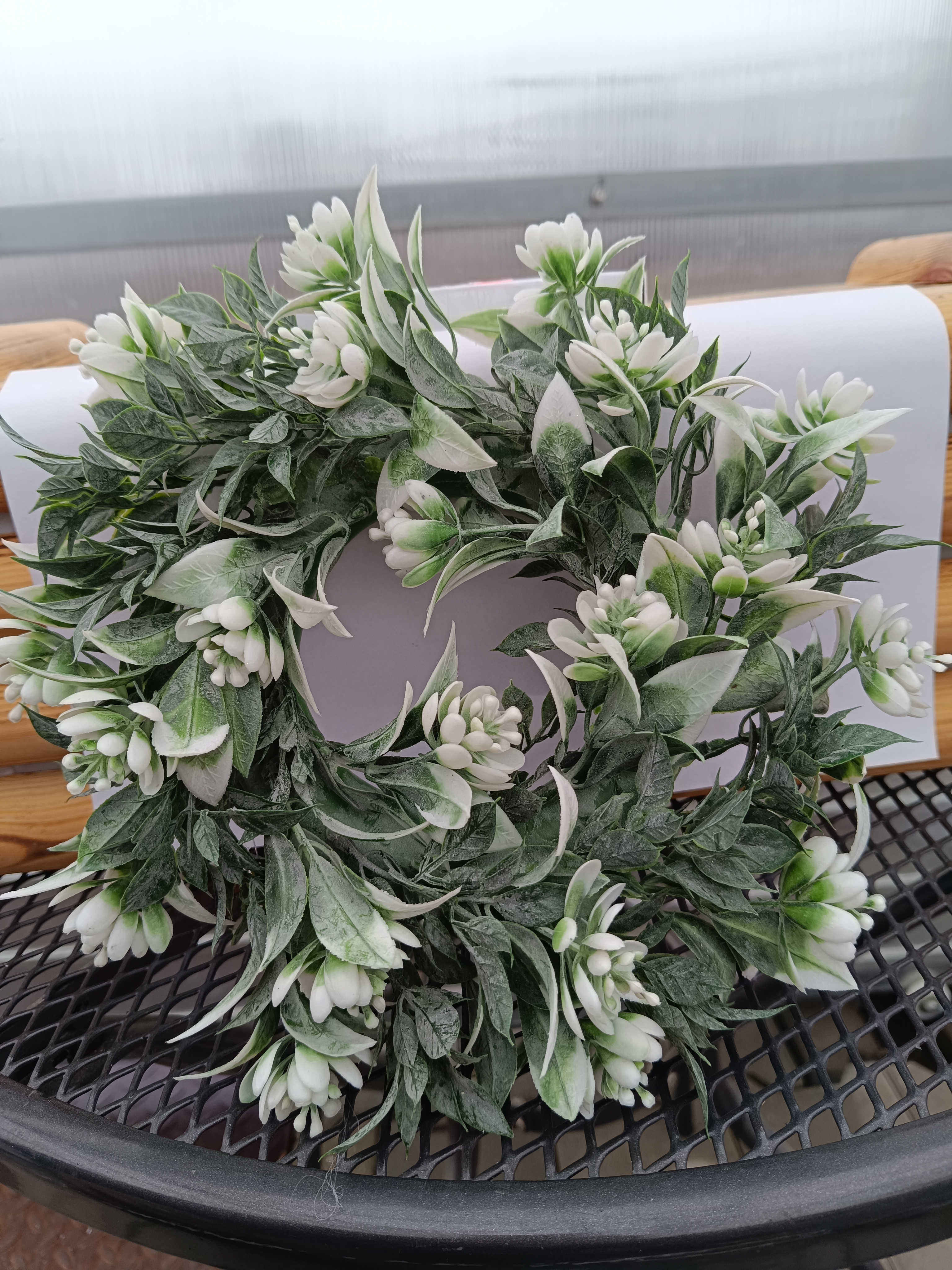 Dekorativní věnec 28cm 