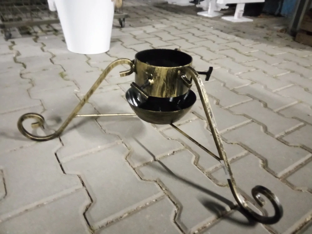 Stojan pro Vánoční stromeček kov 60cm zlatý