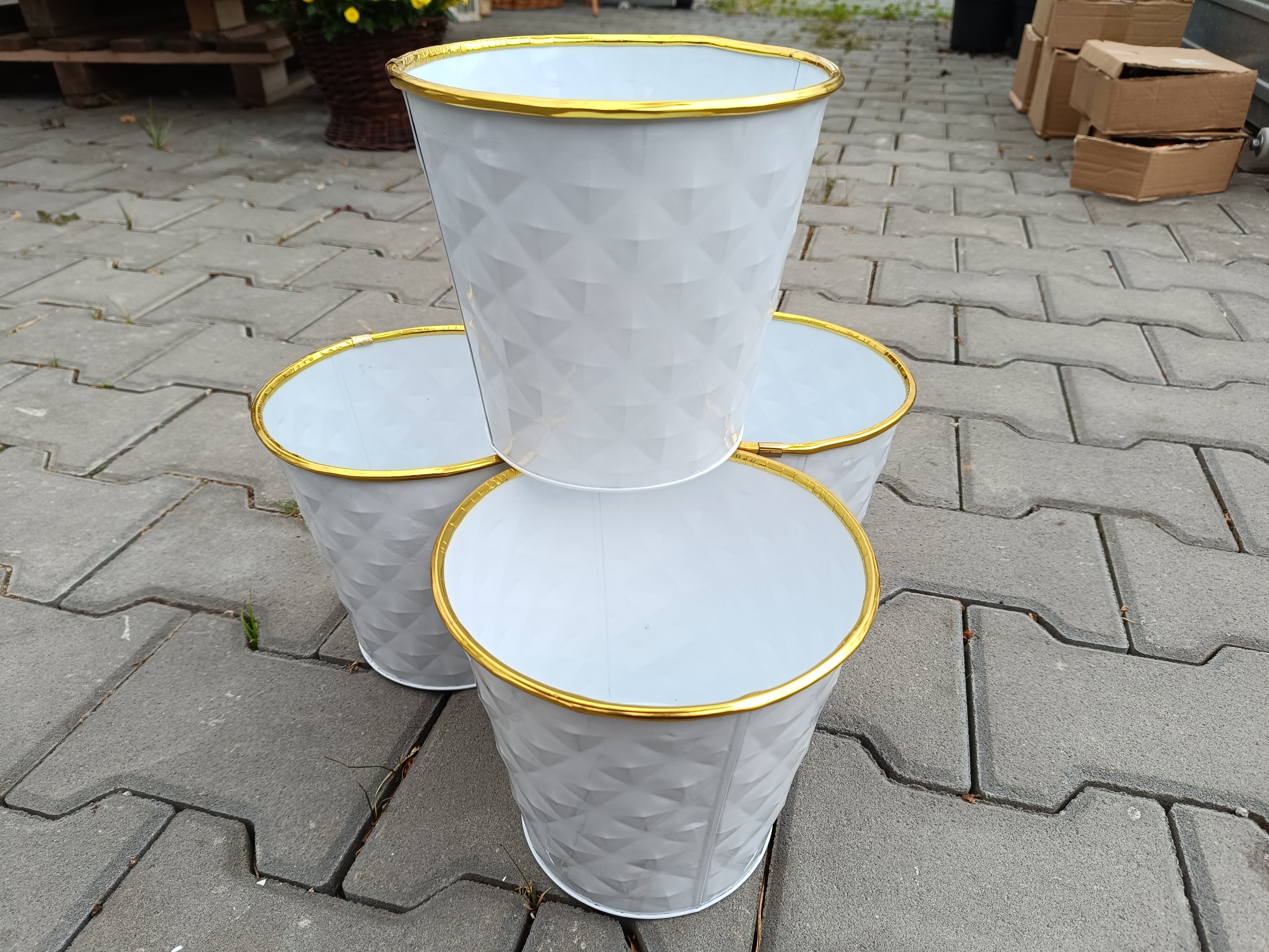 Obal na květináč plech bílý 18cm kulatý se vzorem zlaty