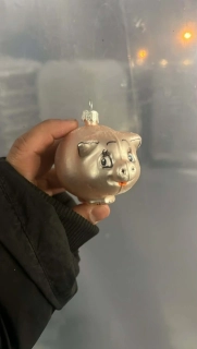 Vánoční baňka skleněná - Růžové prasátko 