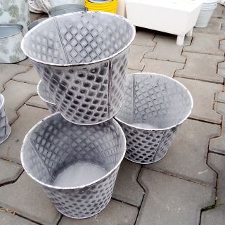Obal na květináč plech 18cm kulatý perforovaný bílo-šedý