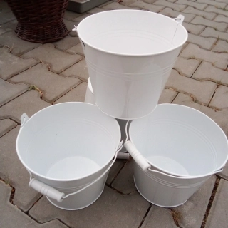Dekorativní kyblík - plech 20 cm bílý