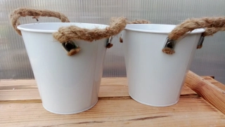Dekorativní kyblík - plech 13cm bílý