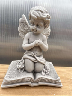Andělíček - sádrová figurka v.13cm šedá 