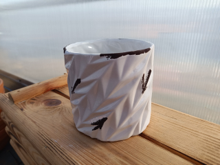 Květináč keramický - bílý šipka 14cm