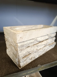 Dřevěný dekorační truhlík  25x13x12.5cm 
