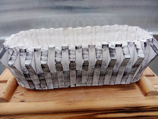 Dřevěný dekorační truhlík  oval- bílo-černý 48x22x13cm