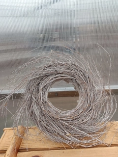 Proutěný věnec s dřevěným základem 40cm